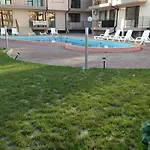 Svetla נסבר